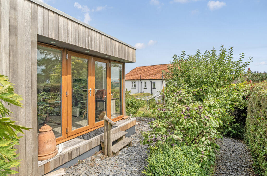 1329240-2-687e73c...