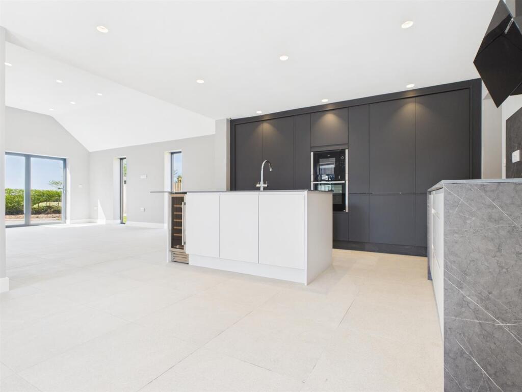 Living Lounge/Dining/Kitchen