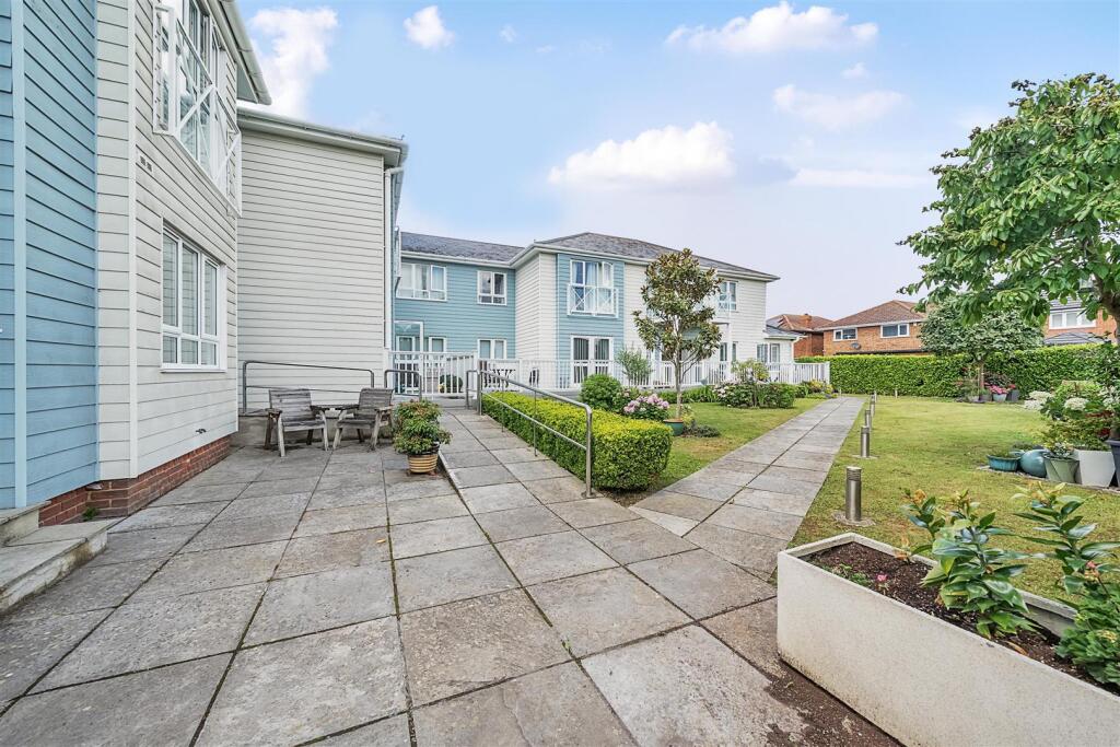 Owners Patio Area.jpg