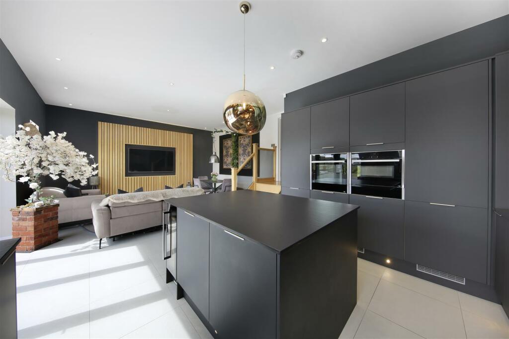 Kitchen4.jpg