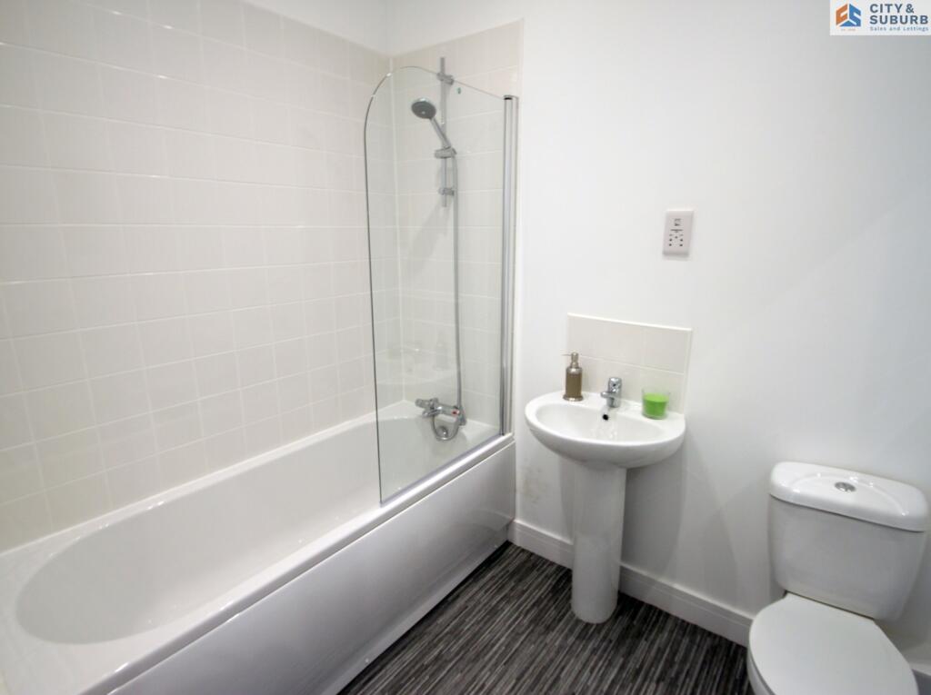 MT01F3_Bathroom