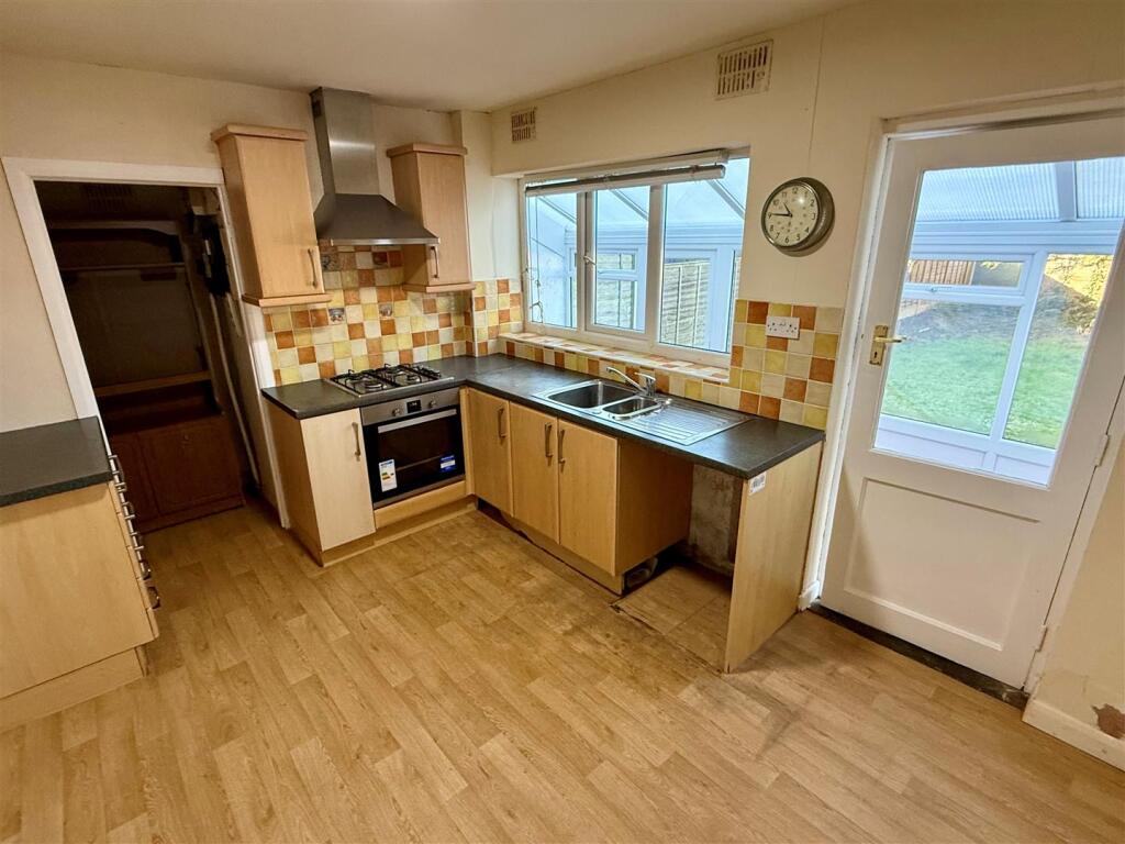 PR16 Kitchen.jpg
