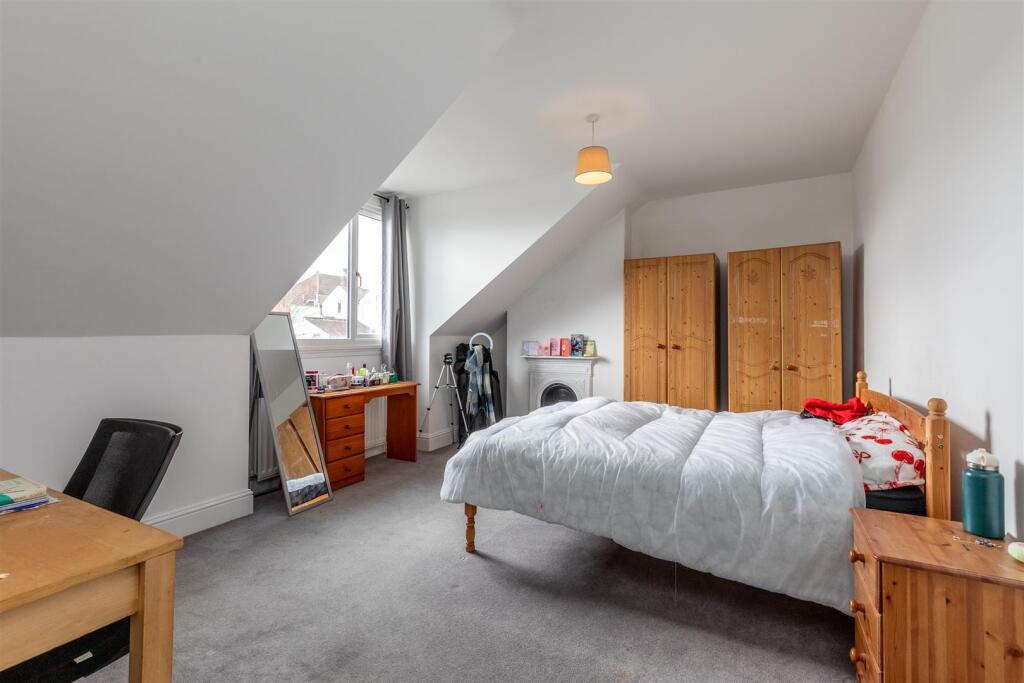 Linden Road, Westbury Park Bed 5.jpg