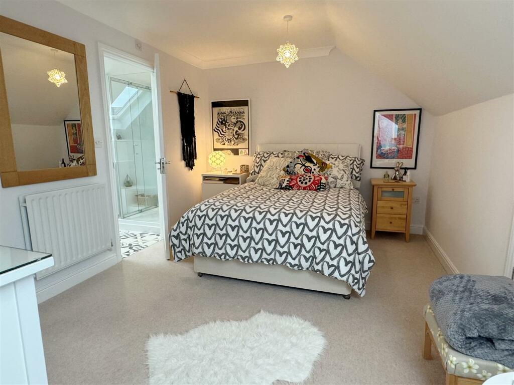 Bed 2.JPG