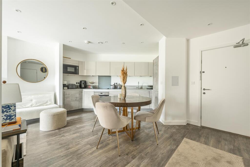 Living-Area-1.jpg