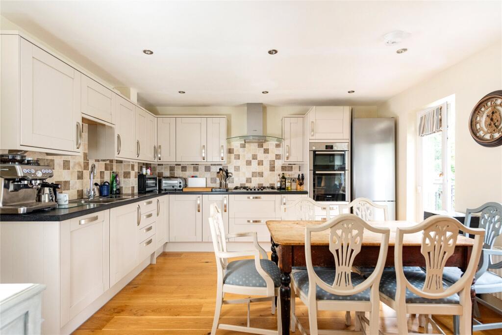 Kitchen/Dining