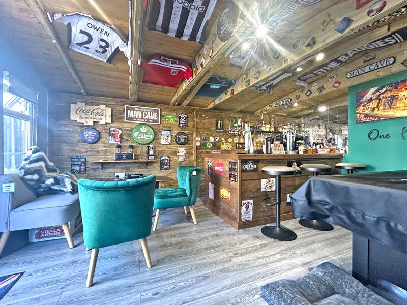 Summer House/Bar