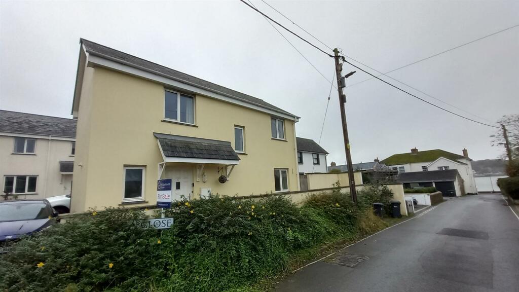 1 Kiln Close front.jpg