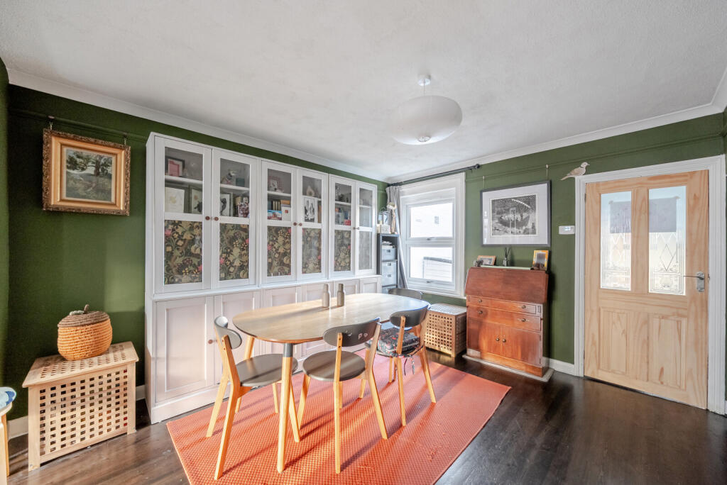 1396717-5-695e2aa...