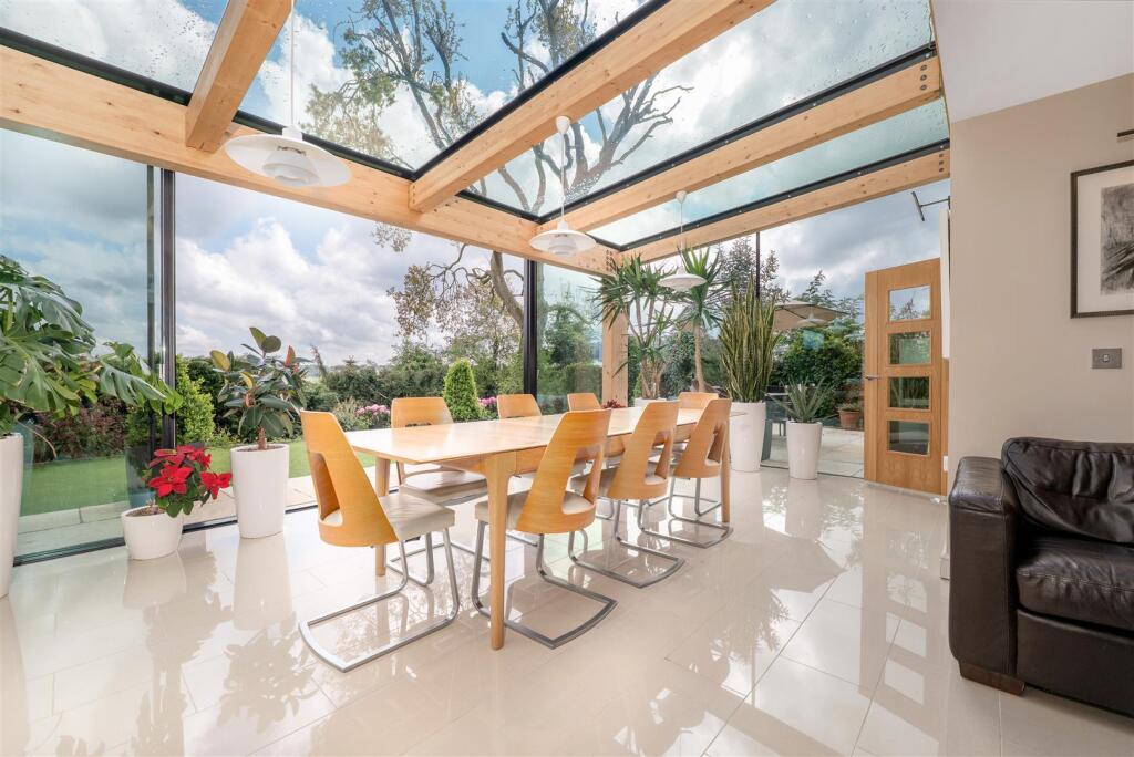 Open Plan Dining/Family Room