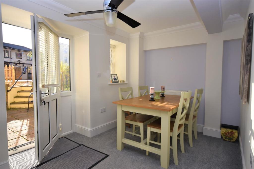 Dining Area..JPG