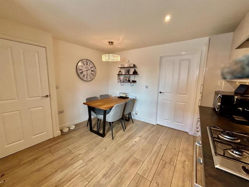 Fitted DIning Kitchen: