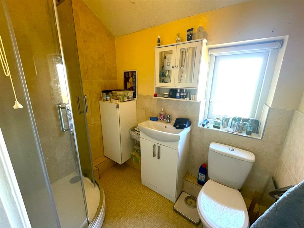 Shower Room.jpg