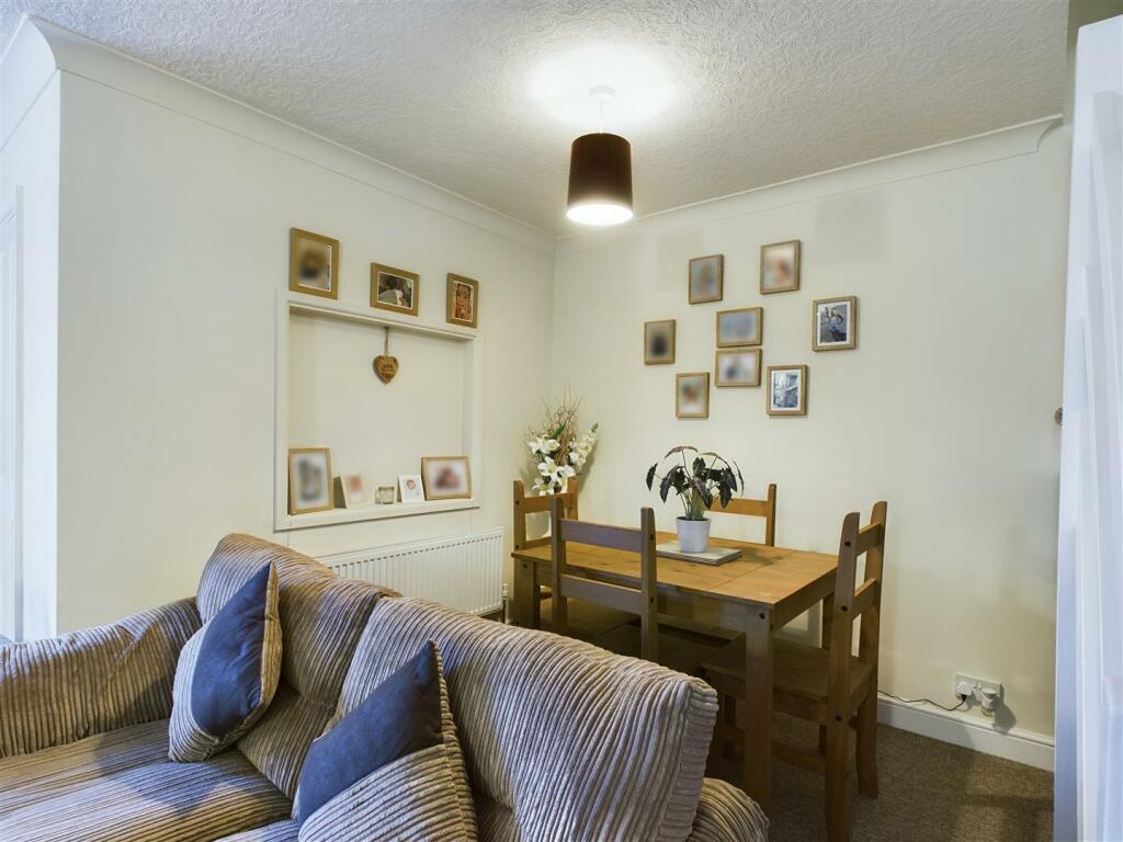 KITCHEN/ DINER