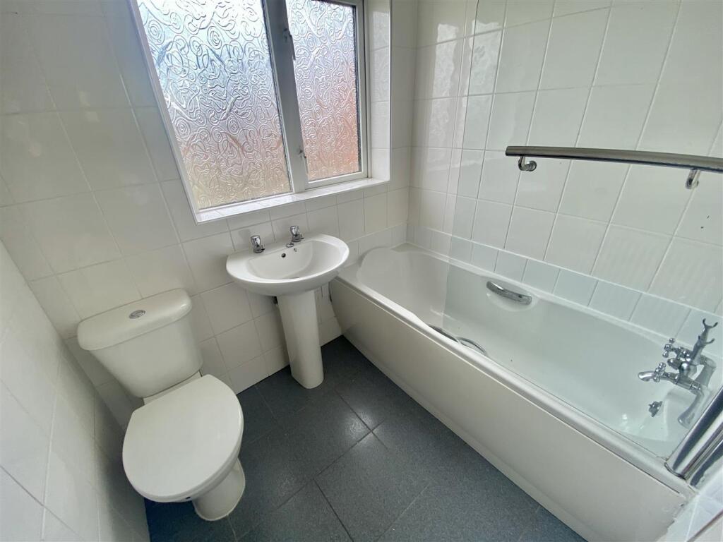 Bramleys Estate Agents - Cross Road - Mirfield (6)