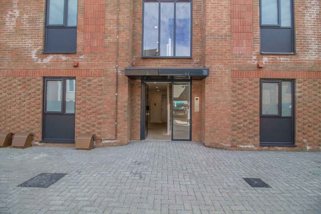 Apartment 5_Saddler's Court [Front Elevation] 01.j