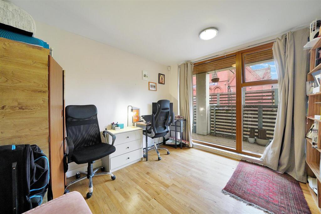 Apartment 2, The White Cube - GE9L3ITlhKjlYiQbpQUv