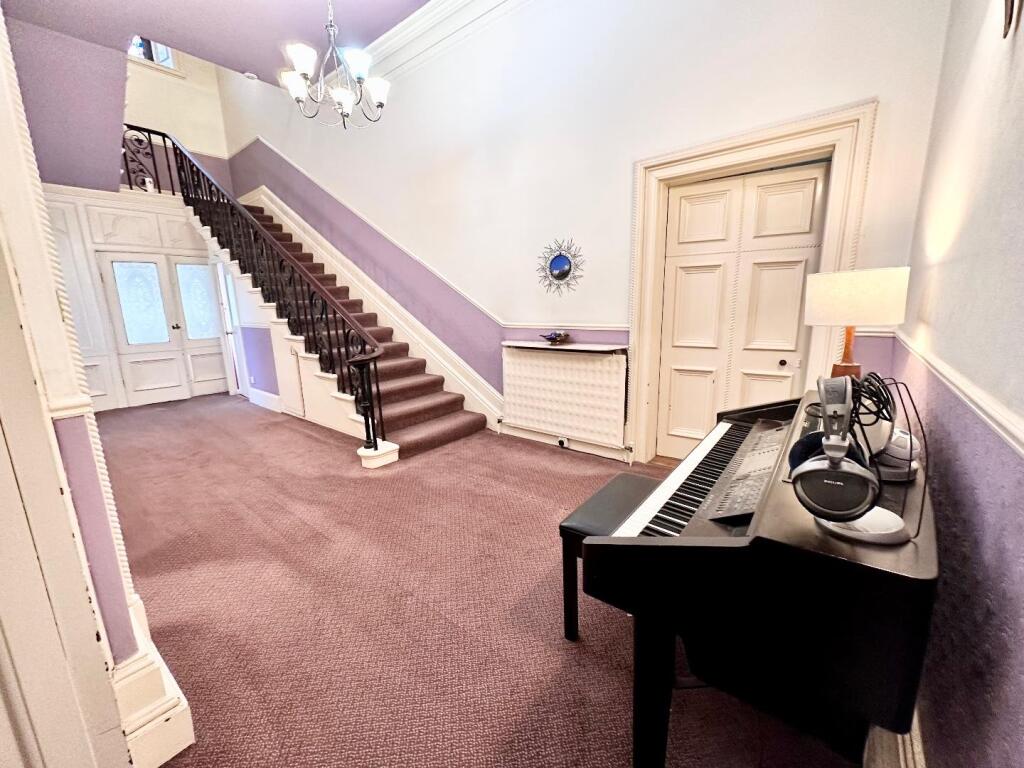 27ft RECEPTION   HALLWAY