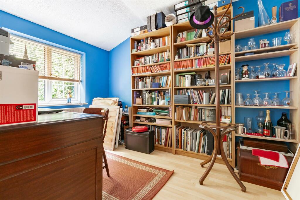 Fifth Bedroom/Study