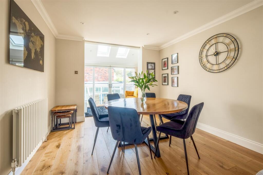 1 windlesham Close-6.jpg