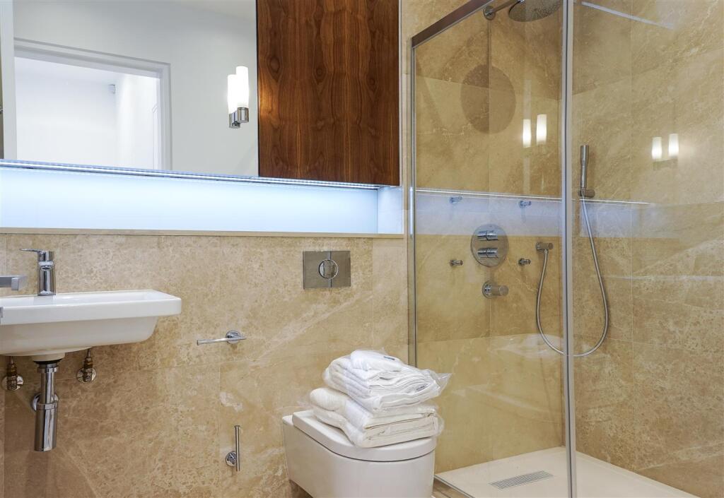 en-suite-07663.JPG