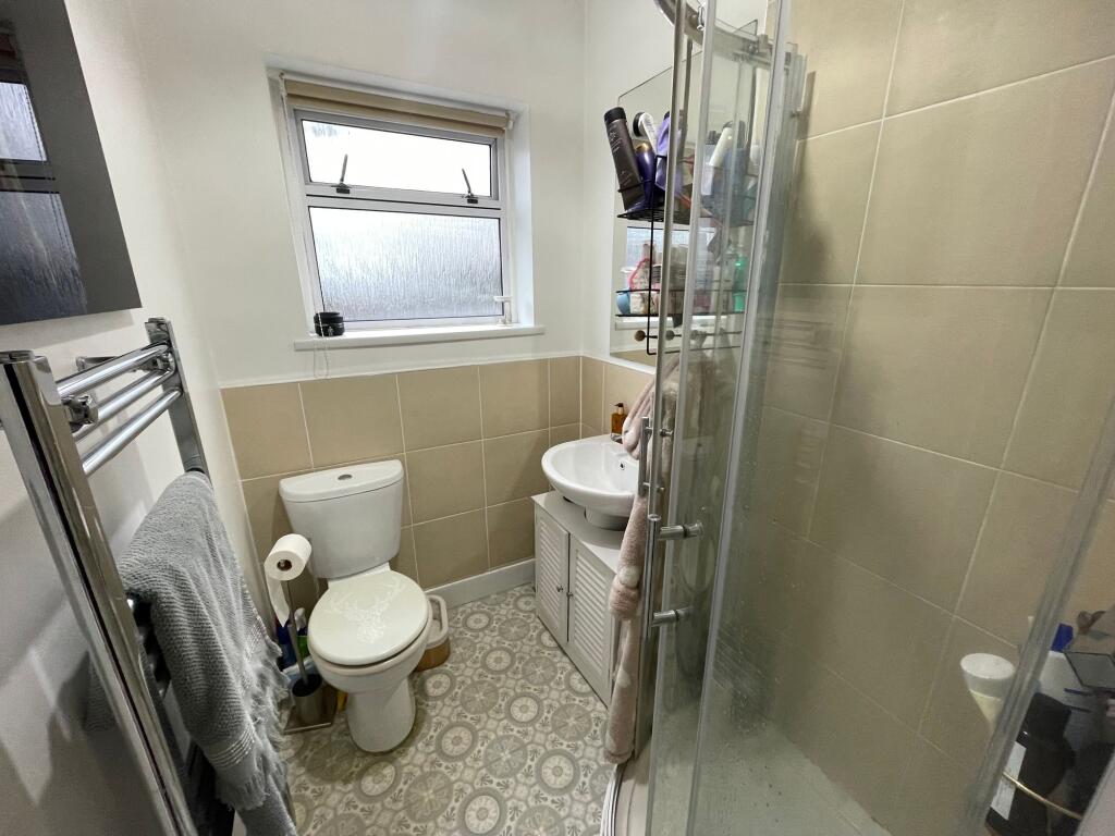 SHOWER ROOM