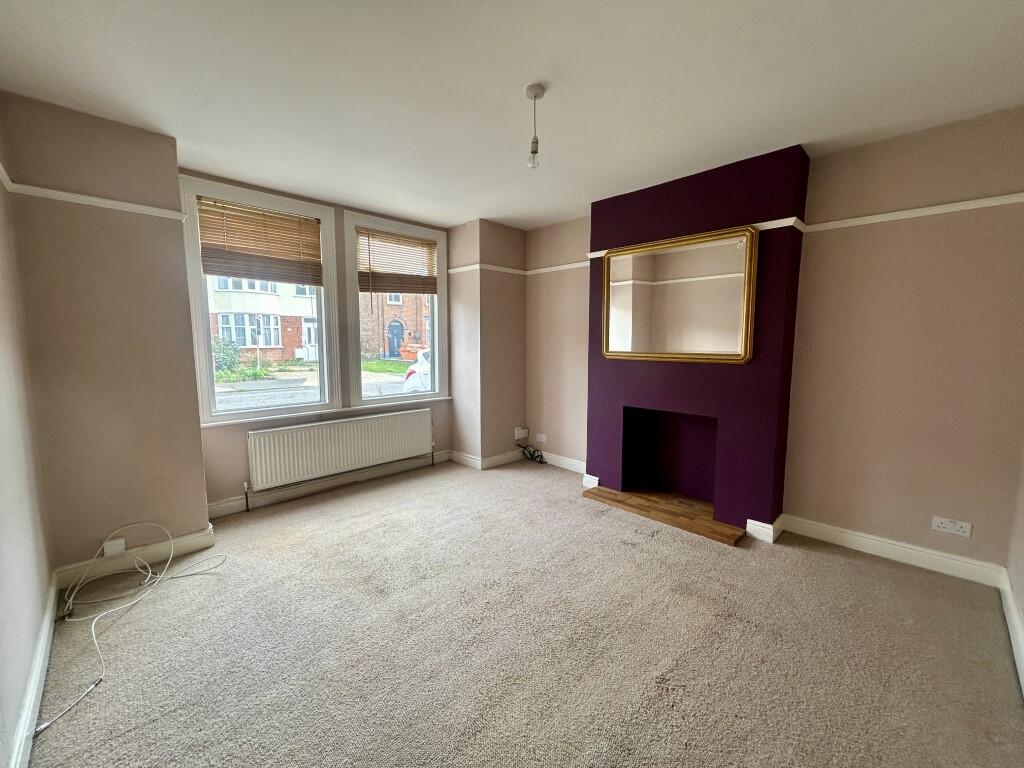 3  Medium  T202510081515.jpg