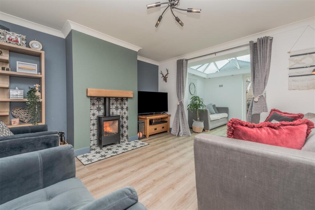 Living Room: