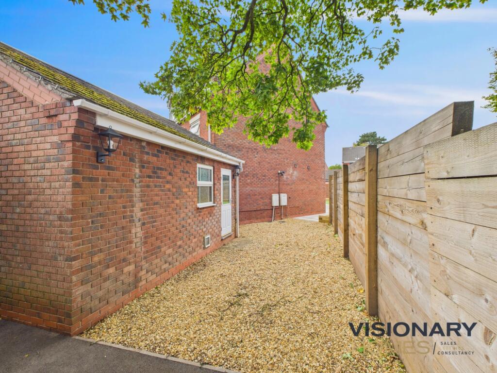 CAM03522G0-PR0216-STILL006