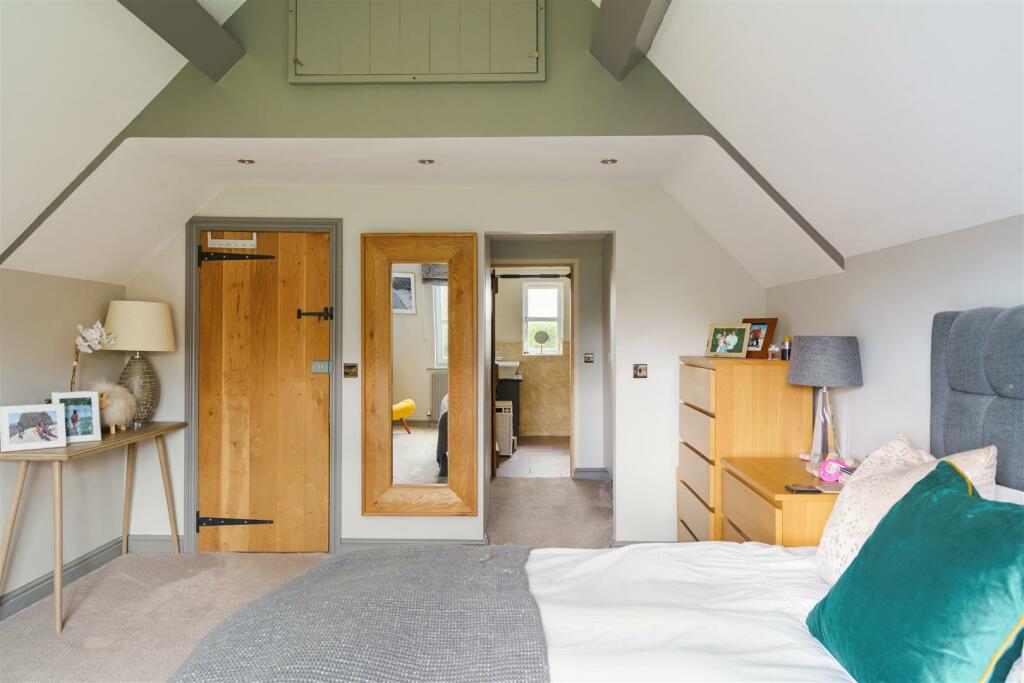 Main House - Bedroom 1