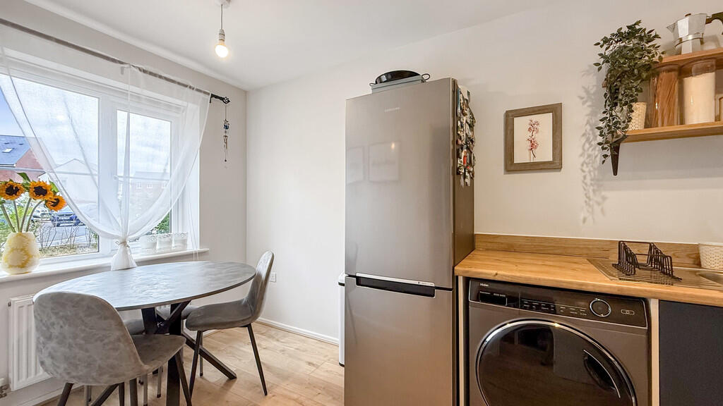 Kitchen/dining ro...