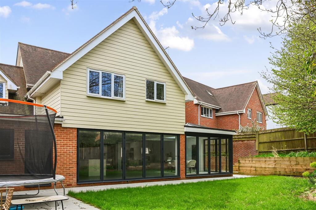 2 THE RUSSETTS - TN377FA (3).jpg