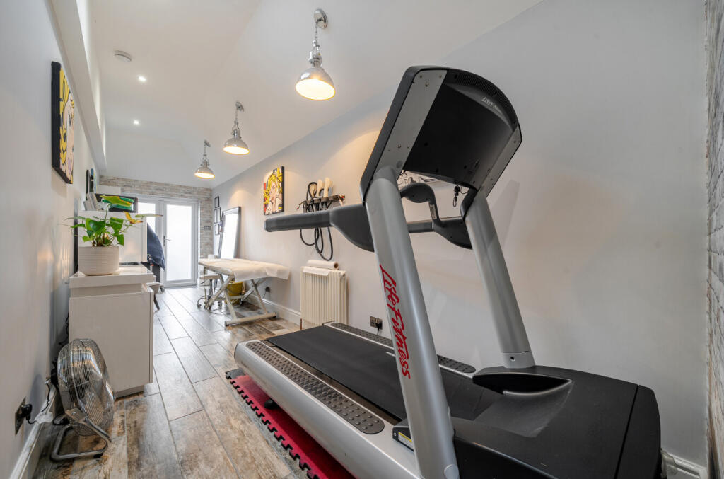 1387769-5-694146e...