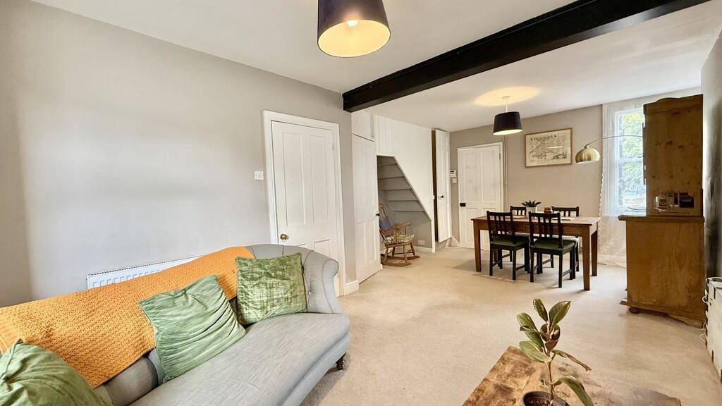 Lounge/dining roo...