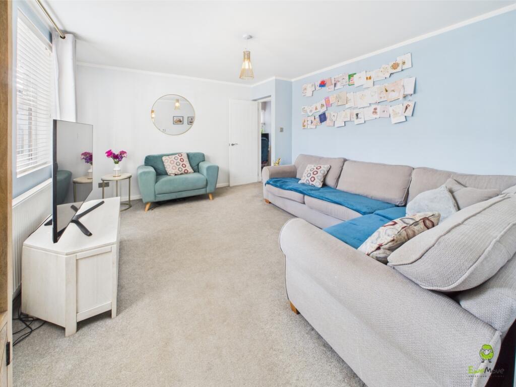 CAM03779G0-PR0227-STILL009