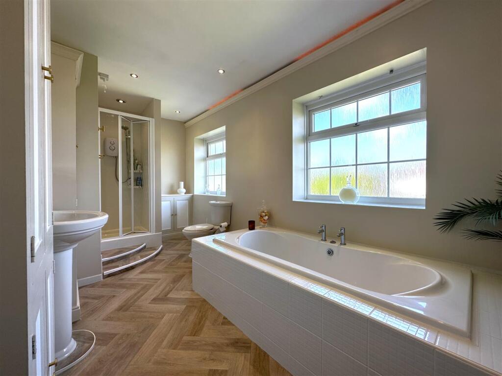 Four-Piece Bathroom 777