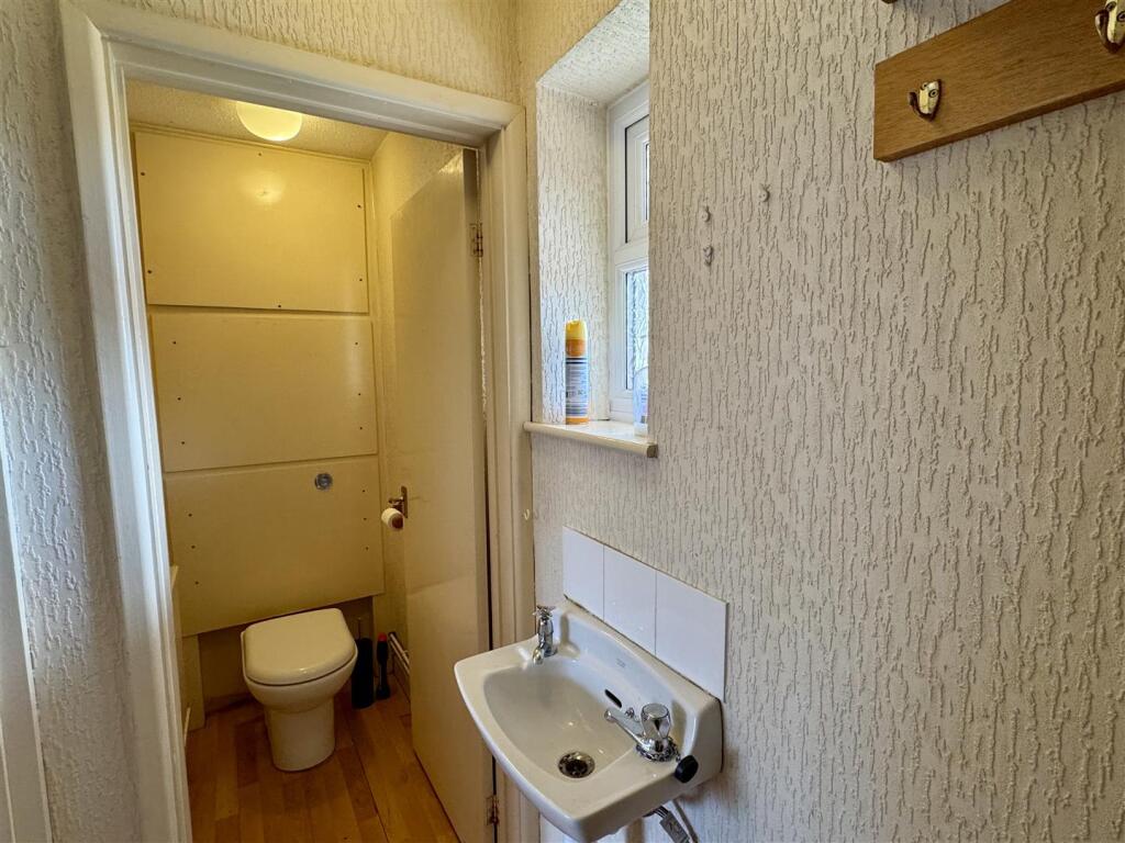 Ground Floor W.C. Cloakroom