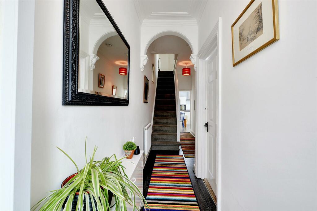 Entrance Hall_1.jpeg