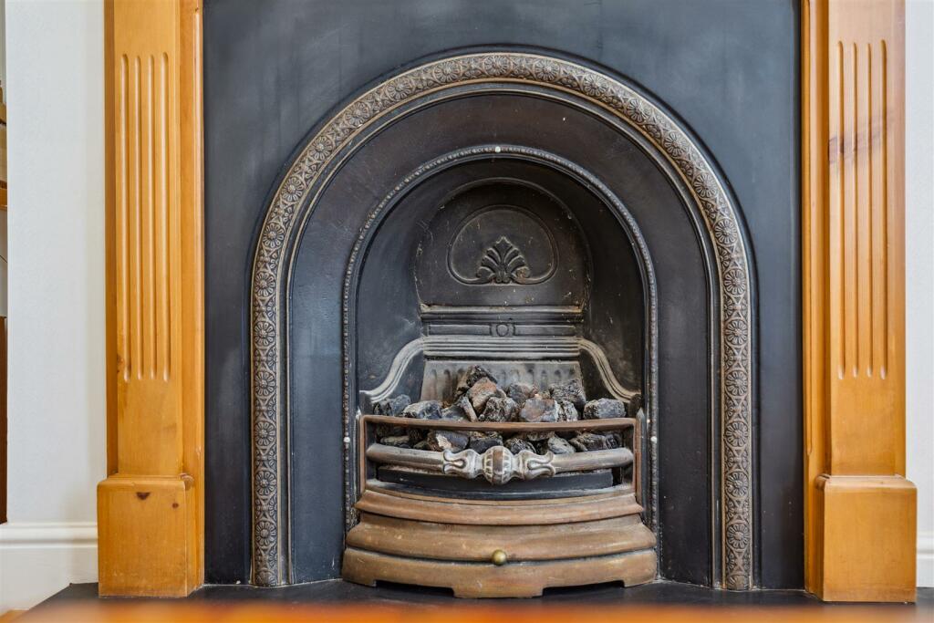 Eastbury Grove, W4 - FOR SALE