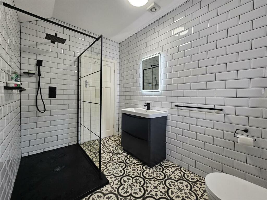 Bedroom 1 En-Suite