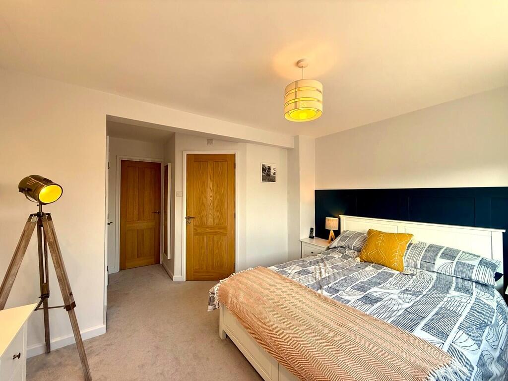 Principal Bedroom...