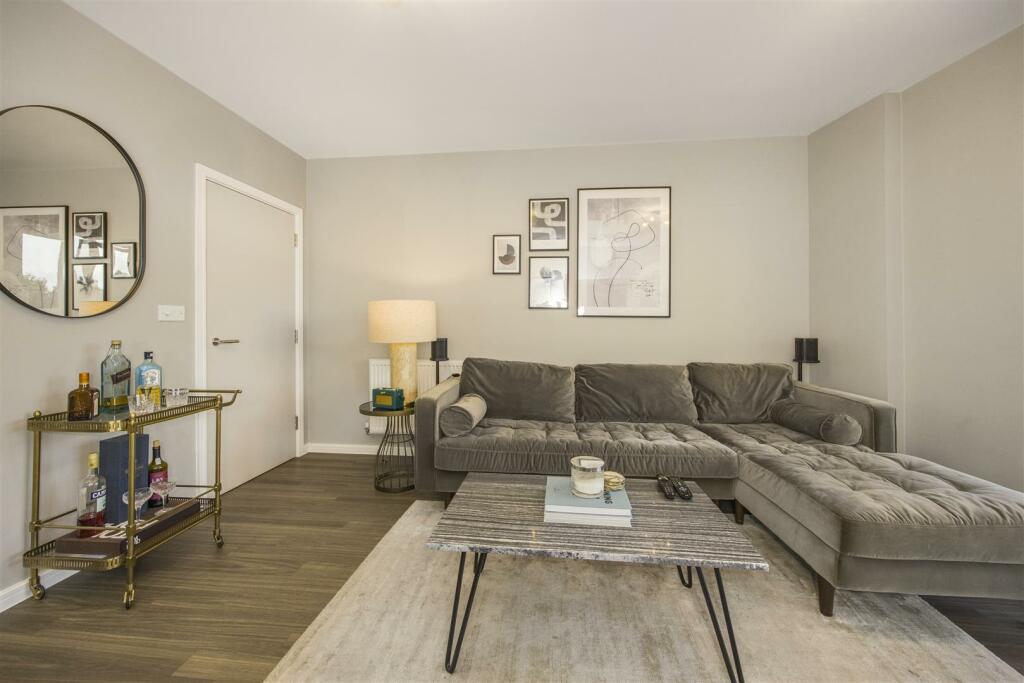 7)  Braithwaite House, Troubridge square -009.JPG