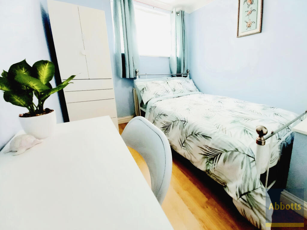 bedroom 5