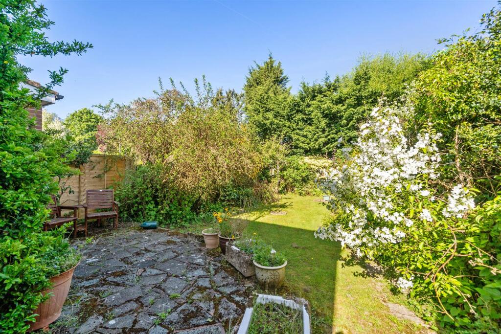 94 Hanbury Road_10.jpg