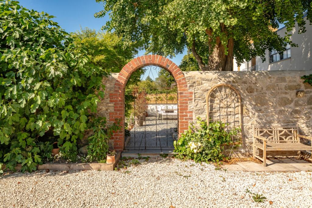 Garden Feature