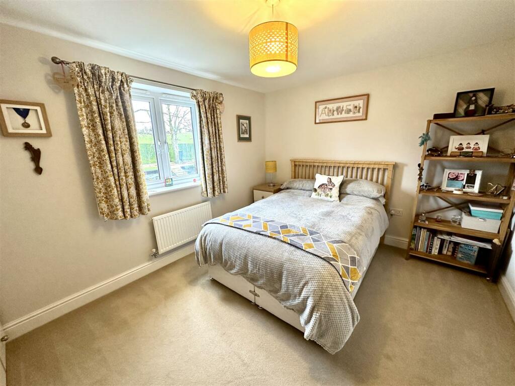 BEDROOM 2