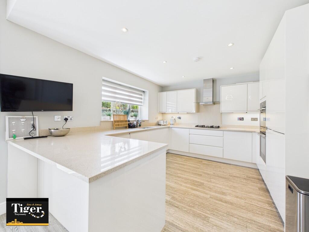 CAM03440G0-PR0373...