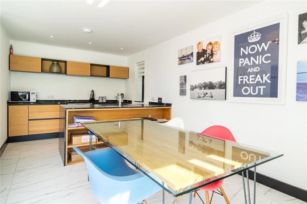 Kitchen/Annex