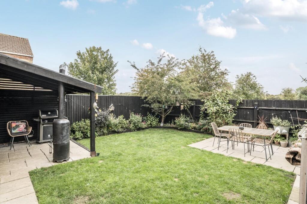 2nd view REAR GARDEN.jpg