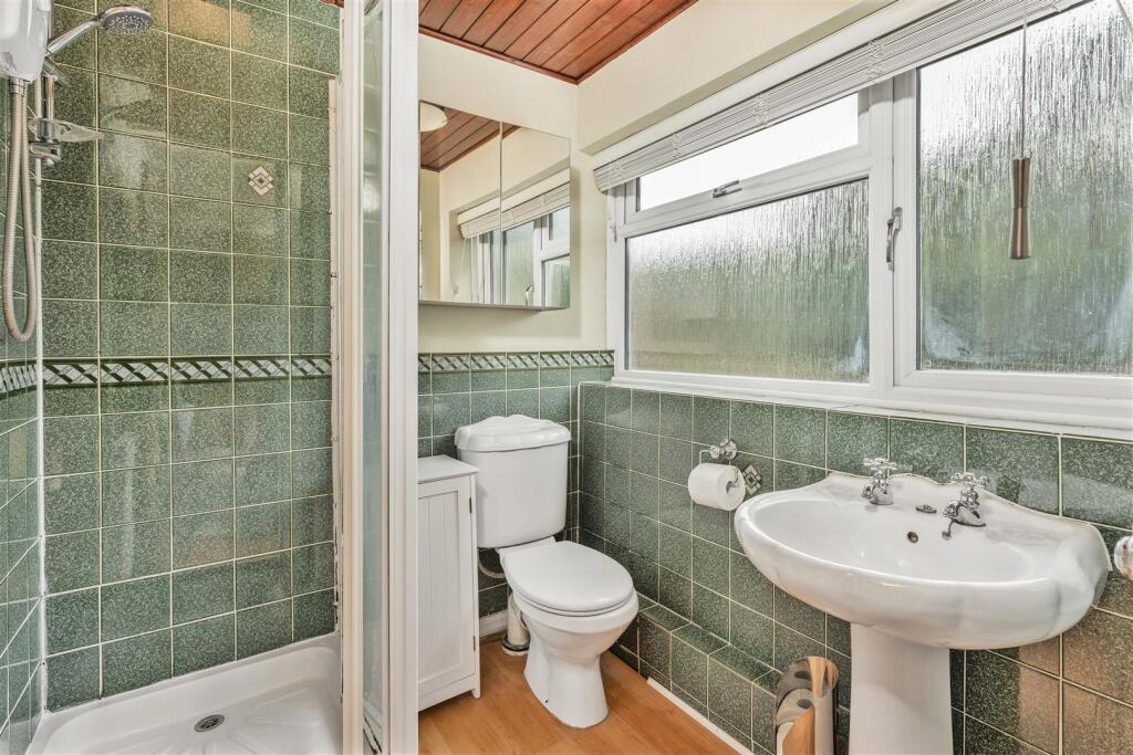 8 Wheatley Close, Banbury-21.jpg